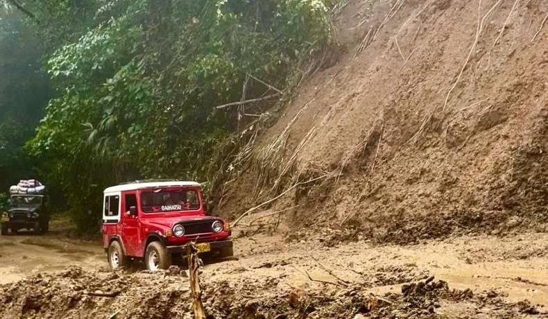 Alcaldía continúa inspección de vías rurales y cultivos afectados por fuertes lluvias