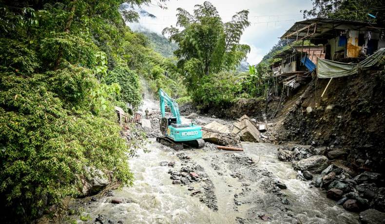 Fue retirado puente de Pico de Oro y se estudian alternativas para retomar la movilidad