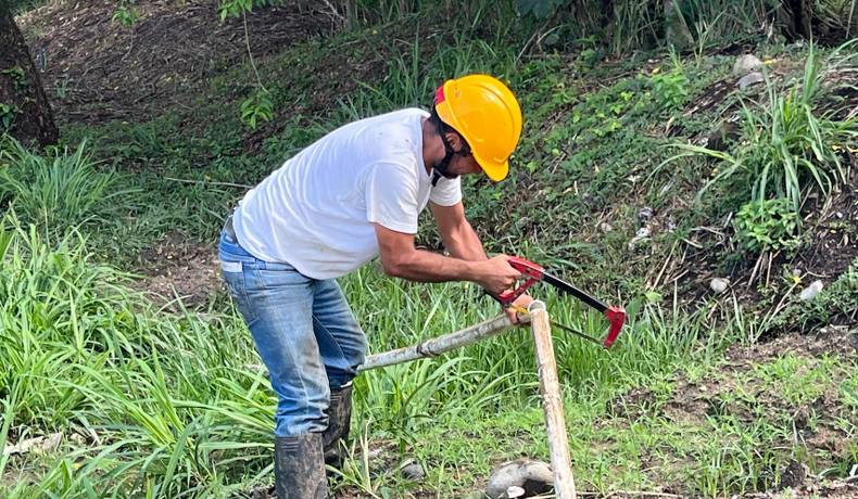 Conexiones ilegales de agua en Picaleña