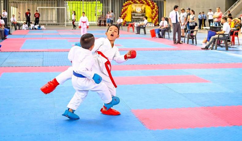 Coliseo Mayor de Ibagué recibe a las futuras figuras del karate