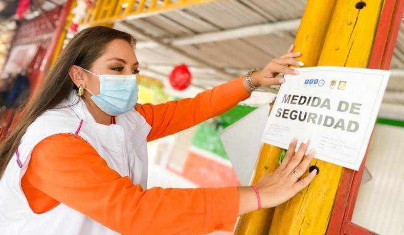 Alcaldía cerró restaurante por cucarachas y alimentos en mal estado