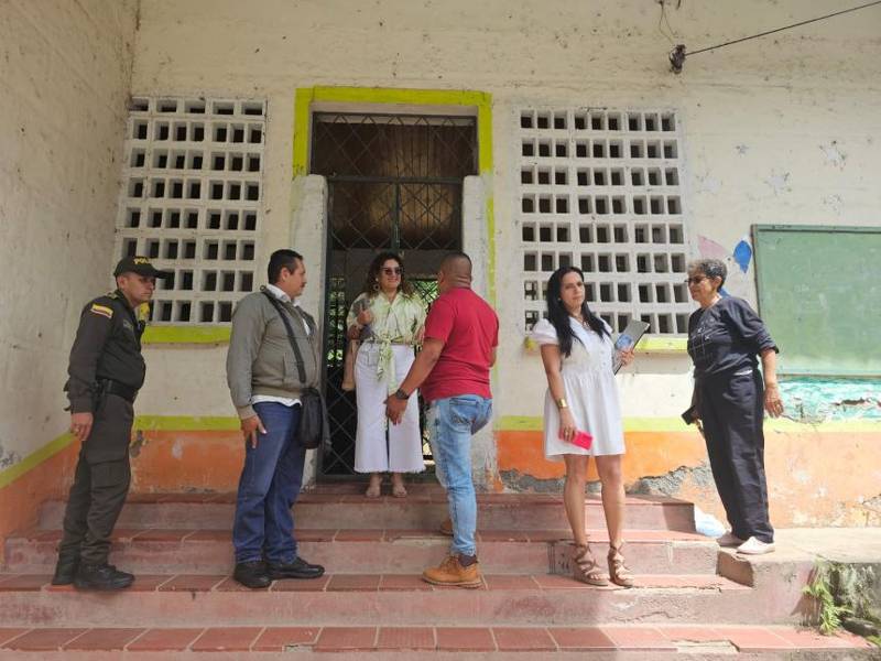 Alcaldía estudia alternativas para reabrir la escuela de Villa Restrepo