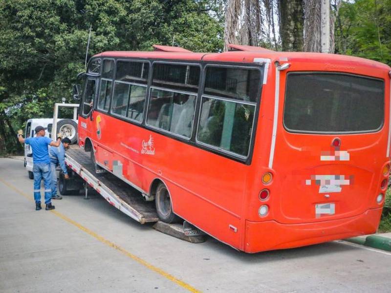 Seis buses inmovilizados por llantas lisas y mal estado de carrocerías en Ibagué