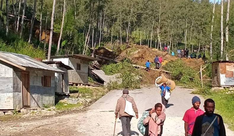 Se buscan sobrevivientes del alud que enterró una aldea en Papúa Nueva Guinea
