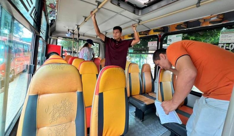 Siete buses inmovilizados por tener sillas sueltas y llantas lisas en Ibagué
