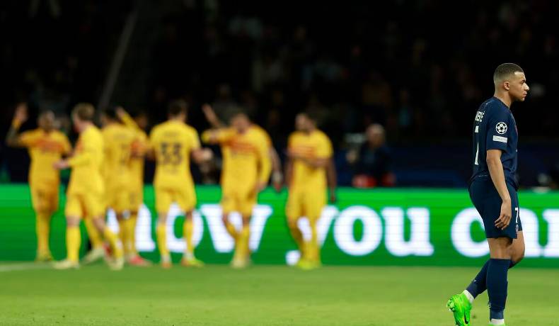 Dos hinchas detenidos durante el partido PSG - Barça por racismo y saludos nazis 
