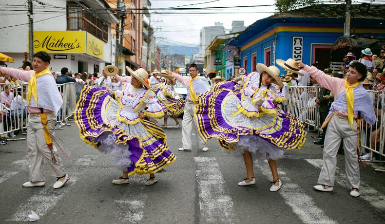 Abierta convocatoria para colectivos artísticos y comparsas en el desfile de San Juan