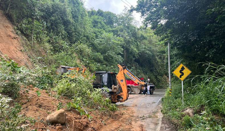 Se atendió taponamiento en vía El Salado - San Bernardo