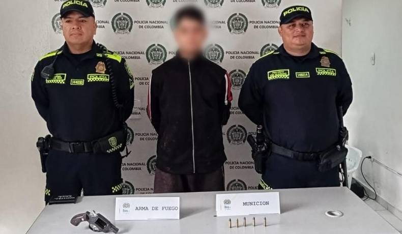 Mediante uso de cámaras de seguridad se incautaron dos armas de fuego