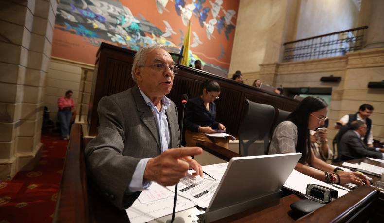 Aprobada ampliación del crédito público por 17,6 mil millones de dólares