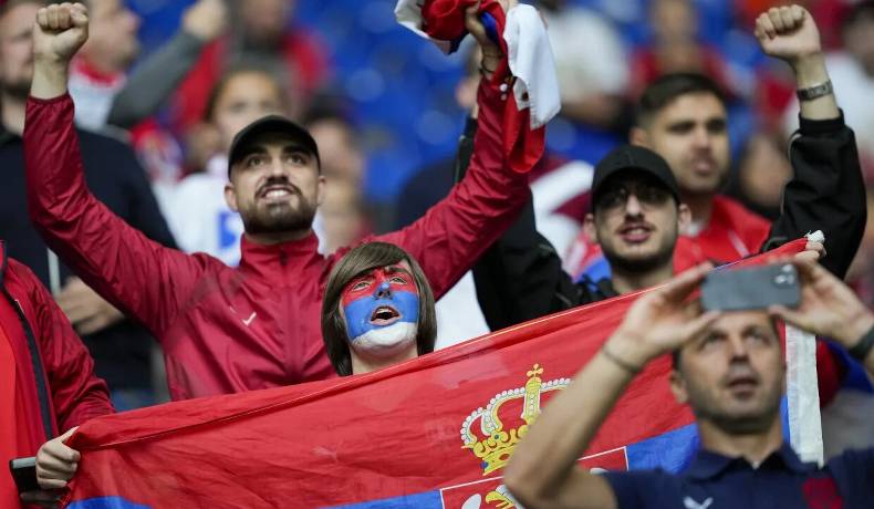 Serbia amenaza con abandonar la Eurocopa si no castigan a Croacia y Albania por sus cánticos
