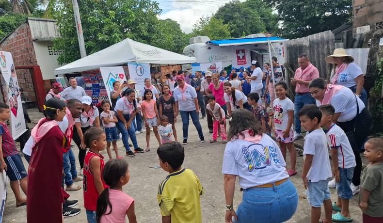 Familias afectadas por recientes lluvias en El Espinal, recibieron ayudas humanitarias